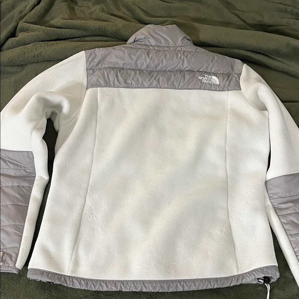 The North Face Two-Tone Gray and White Jacket - Picture 7 of 8